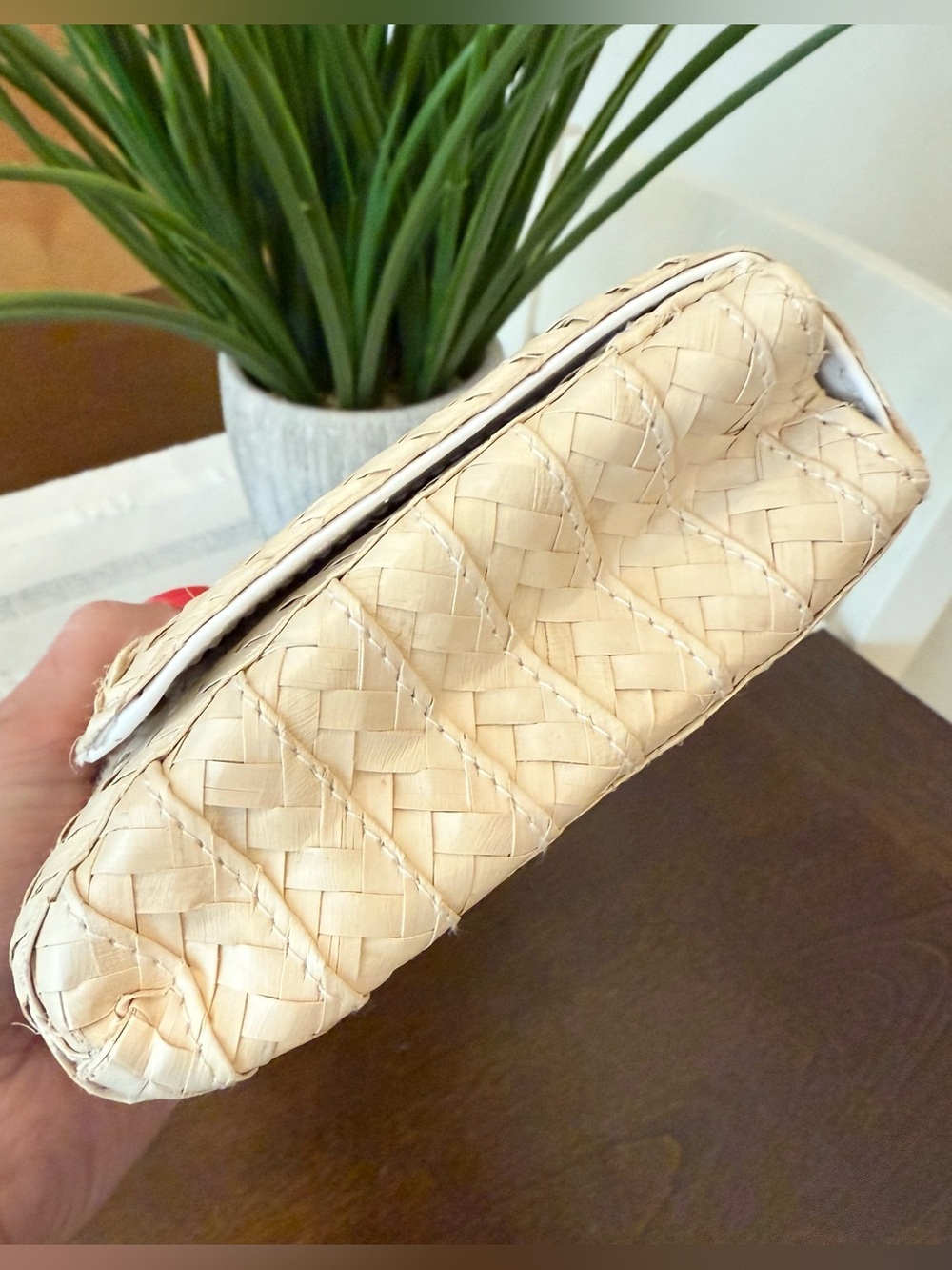 Kate Spade "Splash Out" Hello Stranger straw clutch bag - Picture 5 of 5